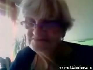 55 anni vecchio nonnina filmati suo grande tette su camma video