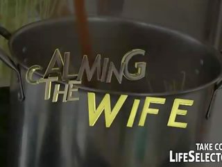 Život selector: amatérske manželka dostane fucked podľa a phallus a a uhorka.